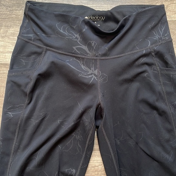 Ideology black floral detailed yoga legging size small - Picture 5 of 12